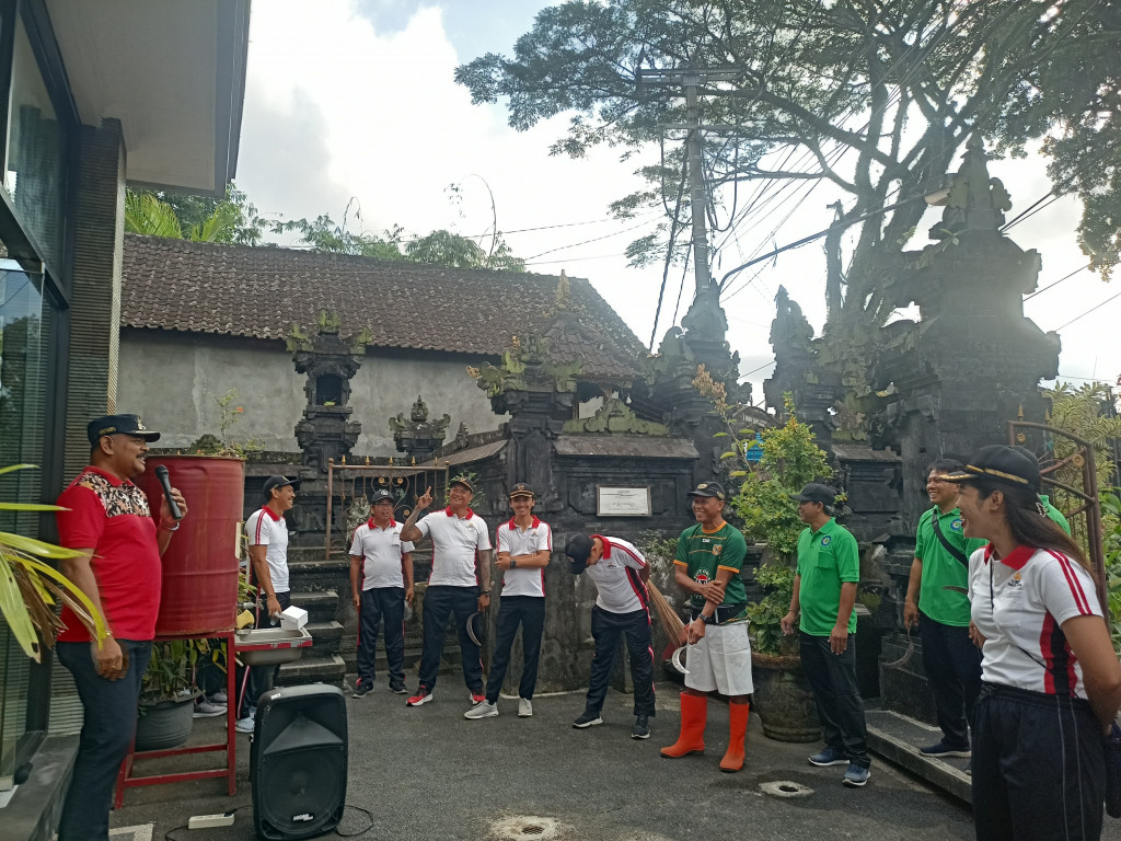 Kegiatan Kebersihan Lingkungan Oleh Pemerintahan Desa Sembung dan Komunitas Sembung Mesari